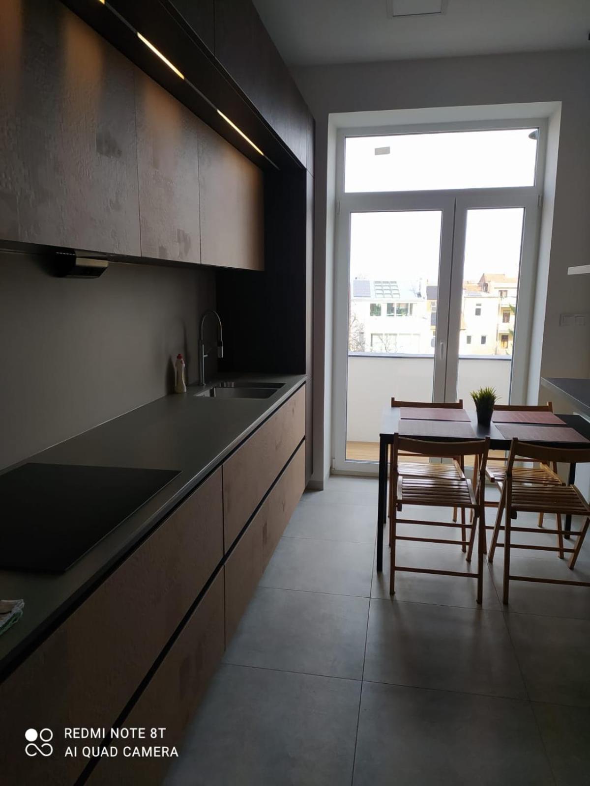 Soukromy Pokoj V Tripokojovem Byte - Private Room In Three Room Flat Brno Buitenkant foto